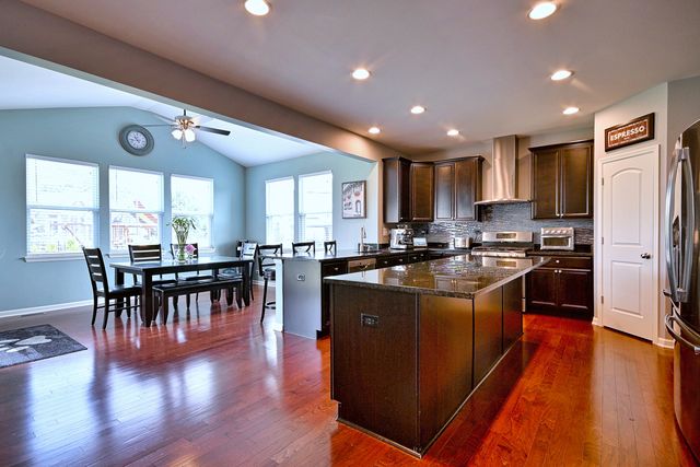 1128 Kingsmill Drive, Algonquin, IL 60102