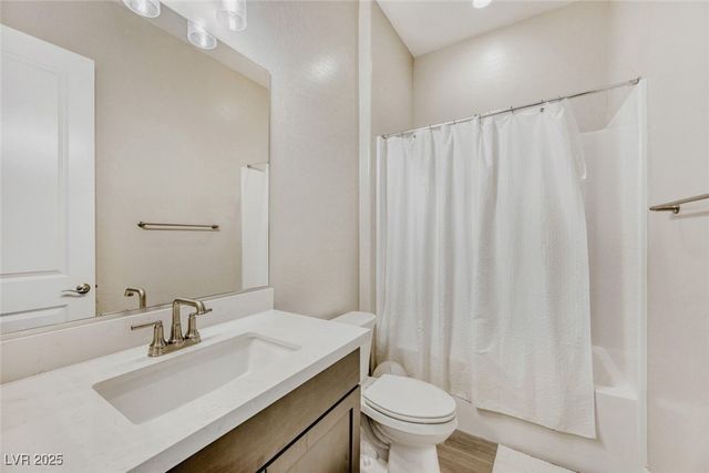 3877 West Haleh Avenue, Las Vegas, NV 89141