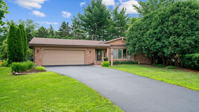 1326 Esmond Drive, Rockford, IL 61108