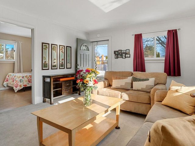 9 South Street Lane, Essex Junction, VT 05452