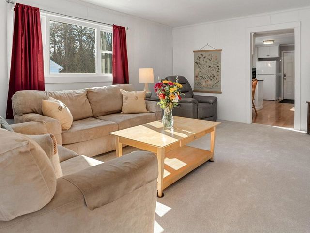 9 South Street Lane, Essex Junction, VT 05452