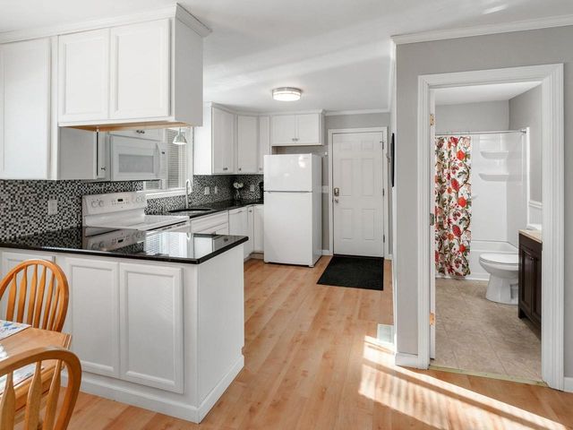 9 South Street Lane, Essex Junction, VT 05452