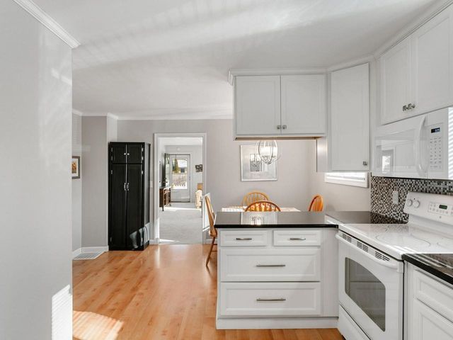 9 South Street Lane, Essex Junction, VT 05452