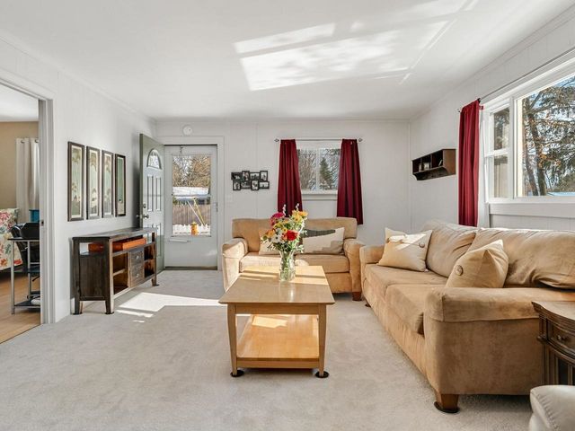 9 South Street Lane, Essex Junction, VT 05452