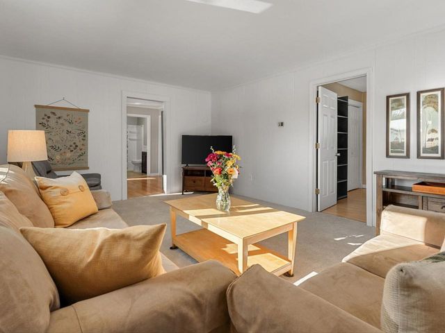 9 South Street Lane, Essex Junction, VT 05452