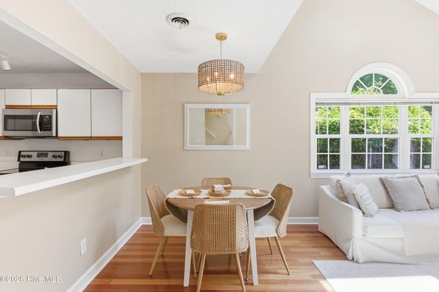 6211 Wrightsville Avenue Apt 155, Wilmington, NC 28403