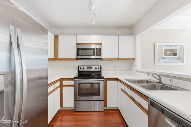6211 Wrightsville Avenue Apt 155, Wilmington, NC 28403