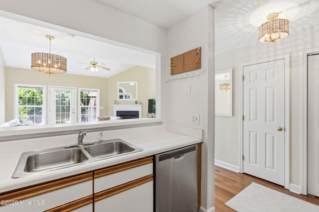 6211 Wrightsville Avenue Apt 155, Wilmington, NC 28403