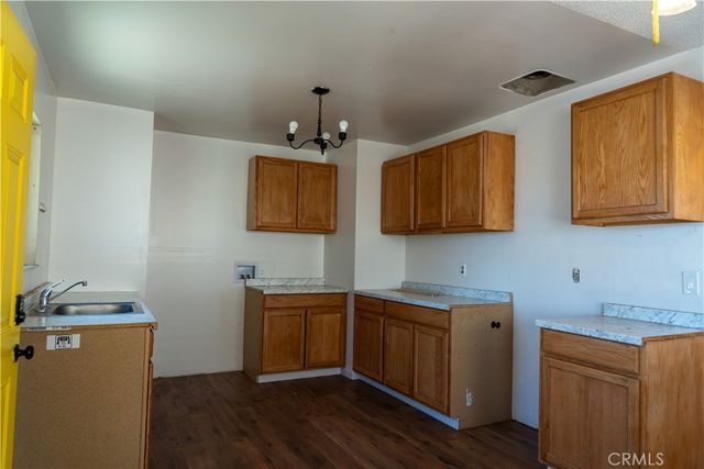 2037 Sequoia, Barstow, CA 92311