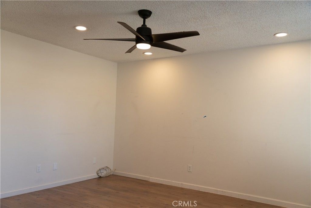 Image 6 of property listing at 2037 Sequoia, Barstow, CA 92311