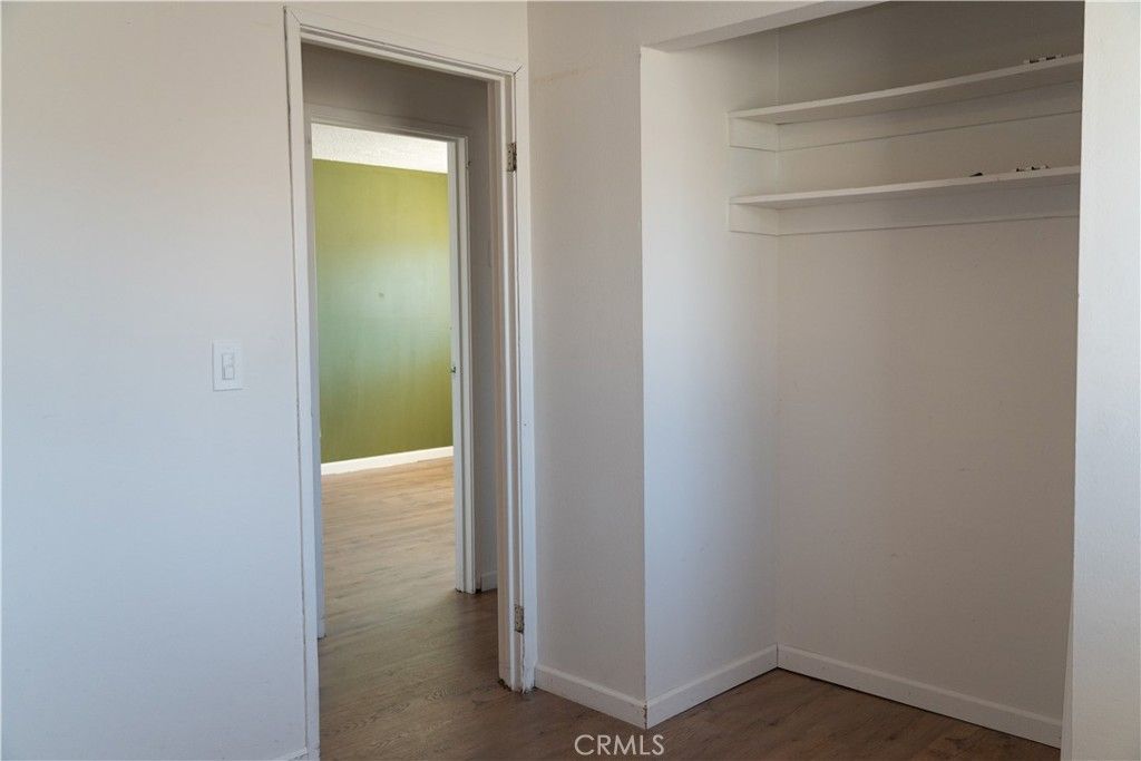 Image 7 of property listing at 2037 Sequoia, Barstow, CA 92311