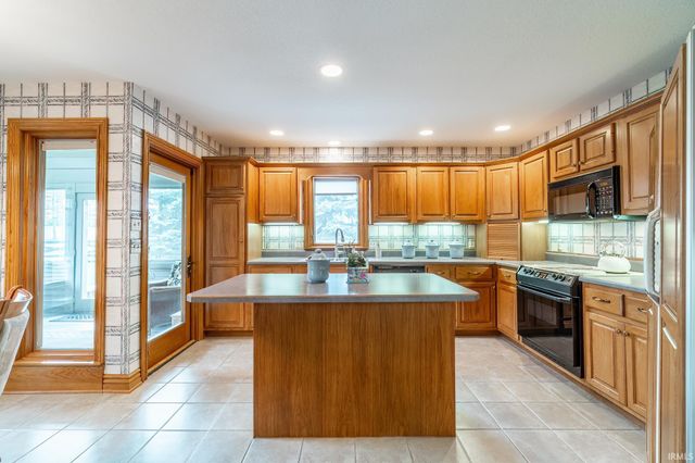 10912 La Cabreah Lane, Fort Wayne, IN 46845