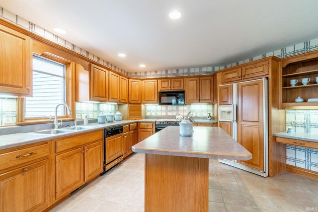 10912 La Cabreah Lane, Fort Wayne, IN 46845