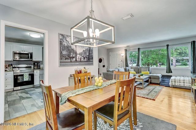 6104 VASARI Drive, Jacksonville, FL 32216