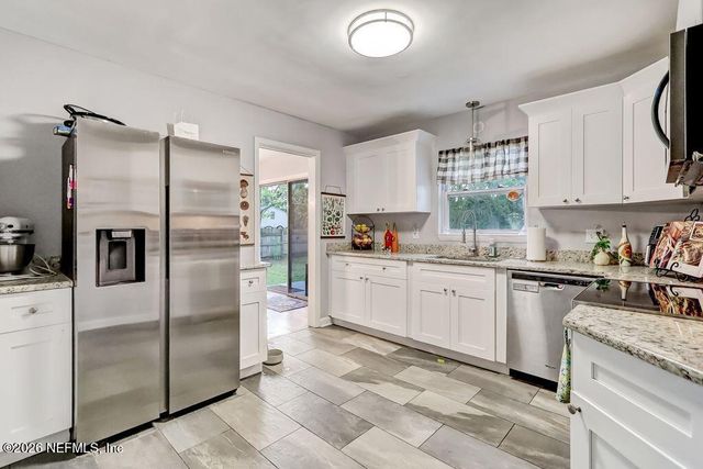 6104 VASARI Drive, Jacksonville, FL 32216