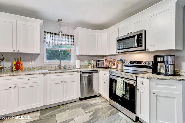 6104 VASARI Drive, Jacksonville, FL 32216