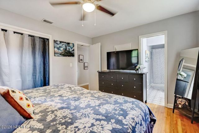 6104 VASARI Drive, Jacksonville, FL 32216