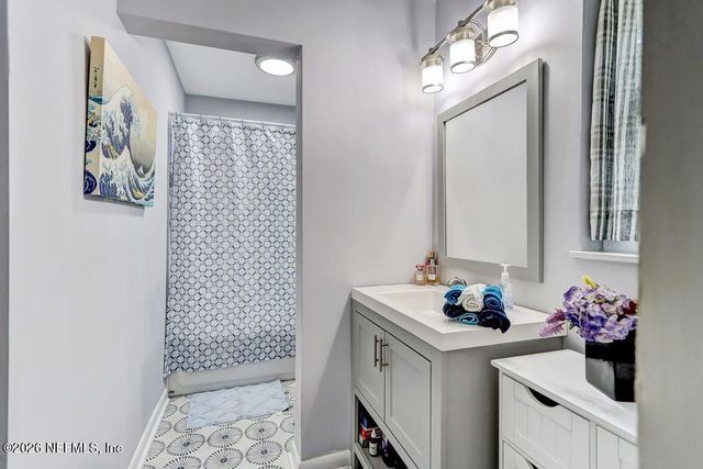 6104 VASARI Drive, Jacksonville, FL 32216