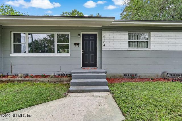 6104 VASARI Drive, Jacksonville, FL 32216