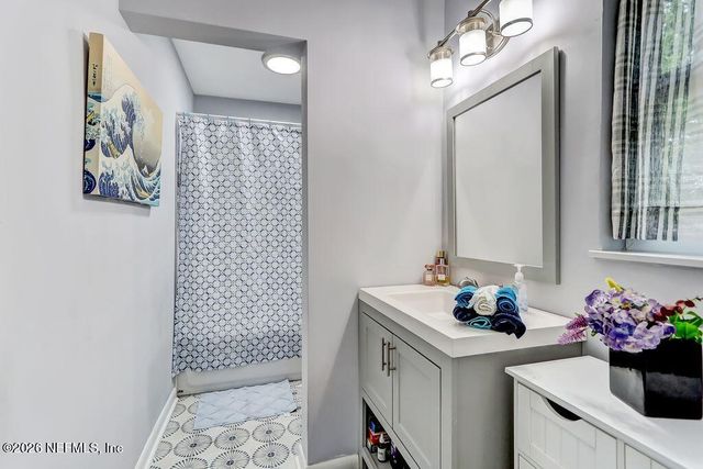 6104 VASARI Drive, Jacksonville, FL 32216