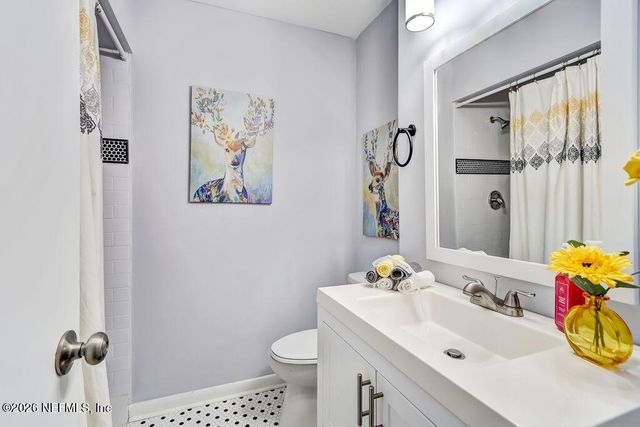 6104 VASARI Drive, Jacksonville, FL 32216