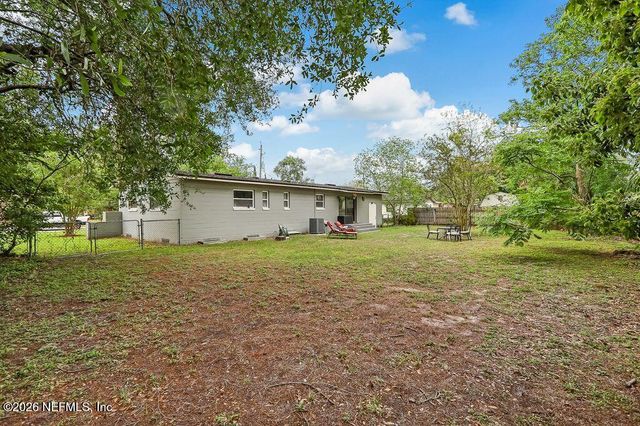 6104 VASARI Drive, Jacksonville, FL 32216