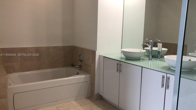 315 NE 3rd Ave 1905, Fort Lauderdale, FL 33301