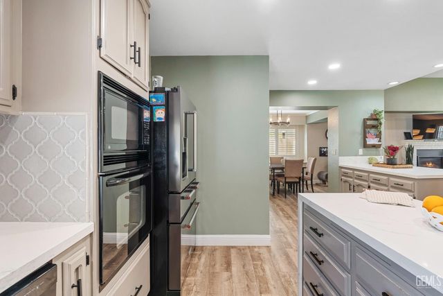 9800 Mesa Oak Drive, Bakersfield, CA 93311