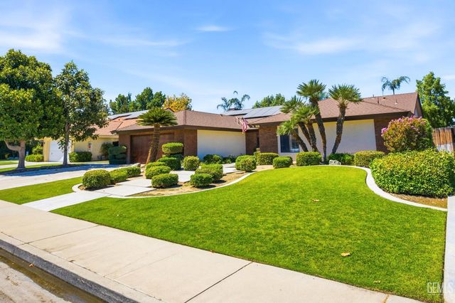 9800 Mesa Oak Drive, Bakersfield, CA 93311