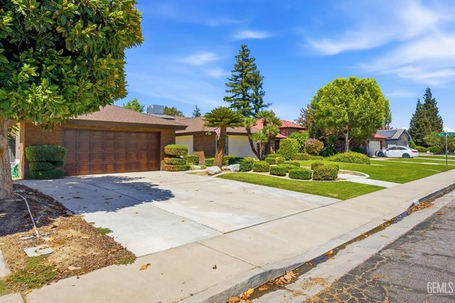 9800 Mesa Oak Drive, Bakersfield, CA 93311