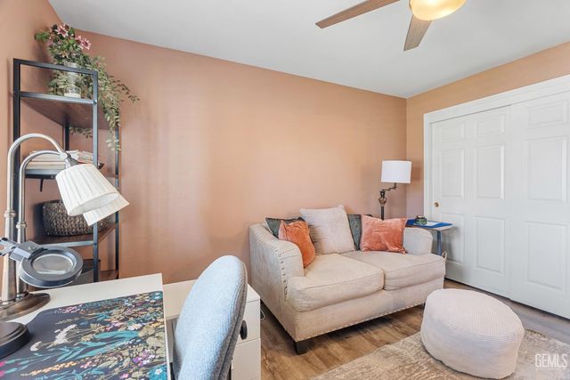 9800 Mesa Oak Drive, Bakersfield, CA 93311