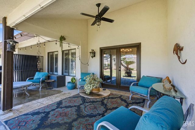 9800 Mesa Oak Drive, Bakersfield, CA 93311