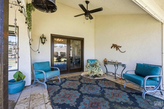 9800 Mesa Oak Drive, Bakersfield, CA 93311