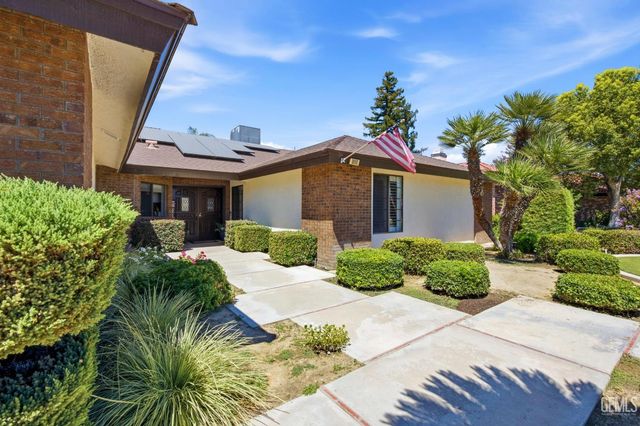 9800 Mesa Oak Drive, Bakersfield, CA 93311