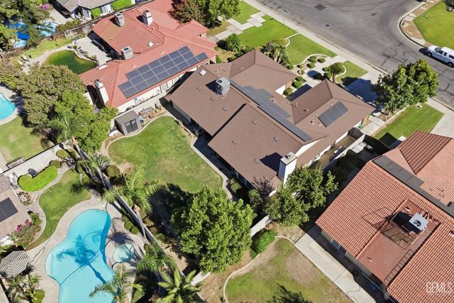 9800 Mesa Oak Drive, Bakersfield, CA 93311