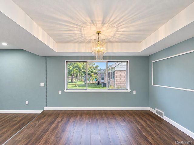 30345 Lund Avenue, Warren, MI 48093