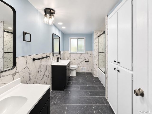 30345 Lund Avenue, Warren, MI 48093