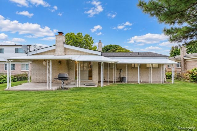 30345 Lund Avenue, Warren, MI 48093