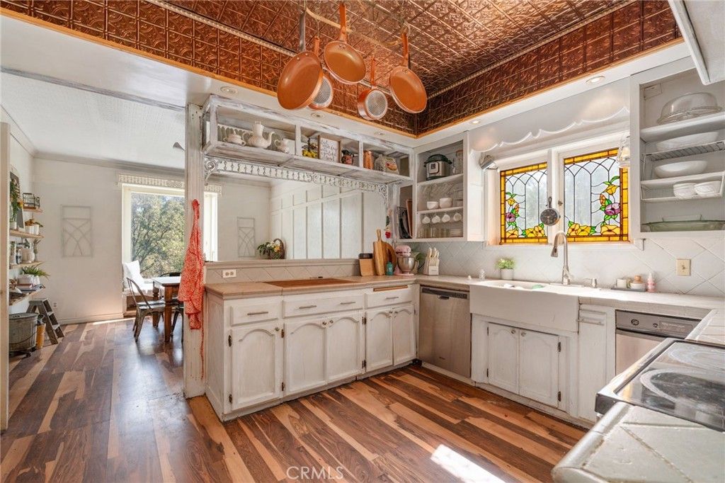 Image 14 of property listing at 450 N Dart Canyon, Crestline, CA 92325