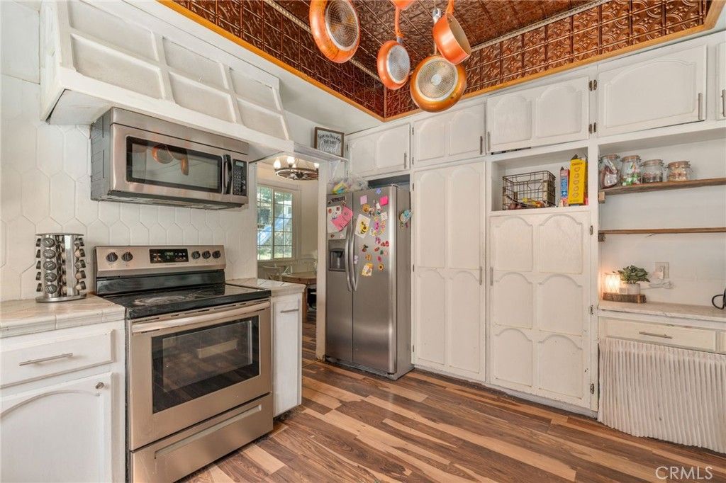 Image 15 of property listing at 450 N Dart Canyon, Crestline, CA 92325