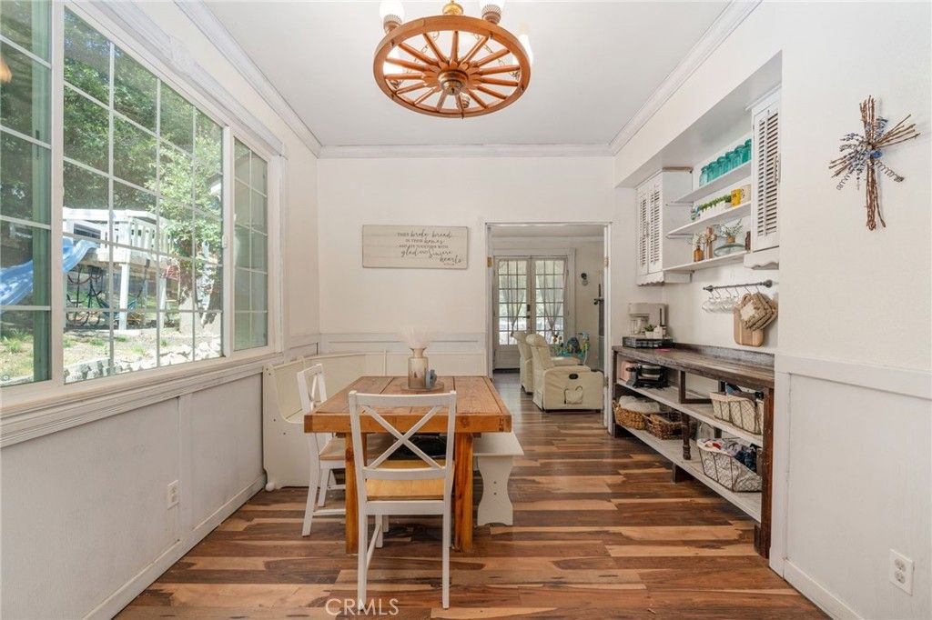 Image 16 of property listing at 450 N Dart Canyon, Crestline, CA 92325