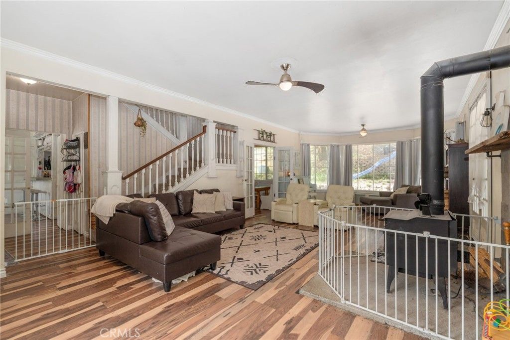 Image 19 of property listing at 450 N Dart Canyon, Crestline, CA 92325