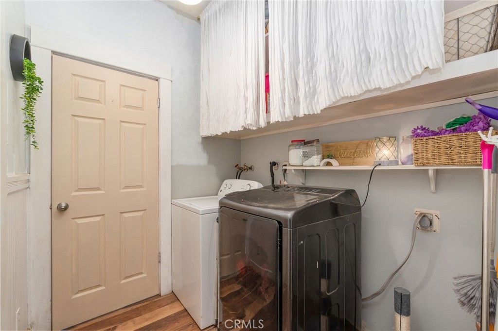 Image 21 of property listing at 450 N Dart Canyon, Crestline, CA 92325