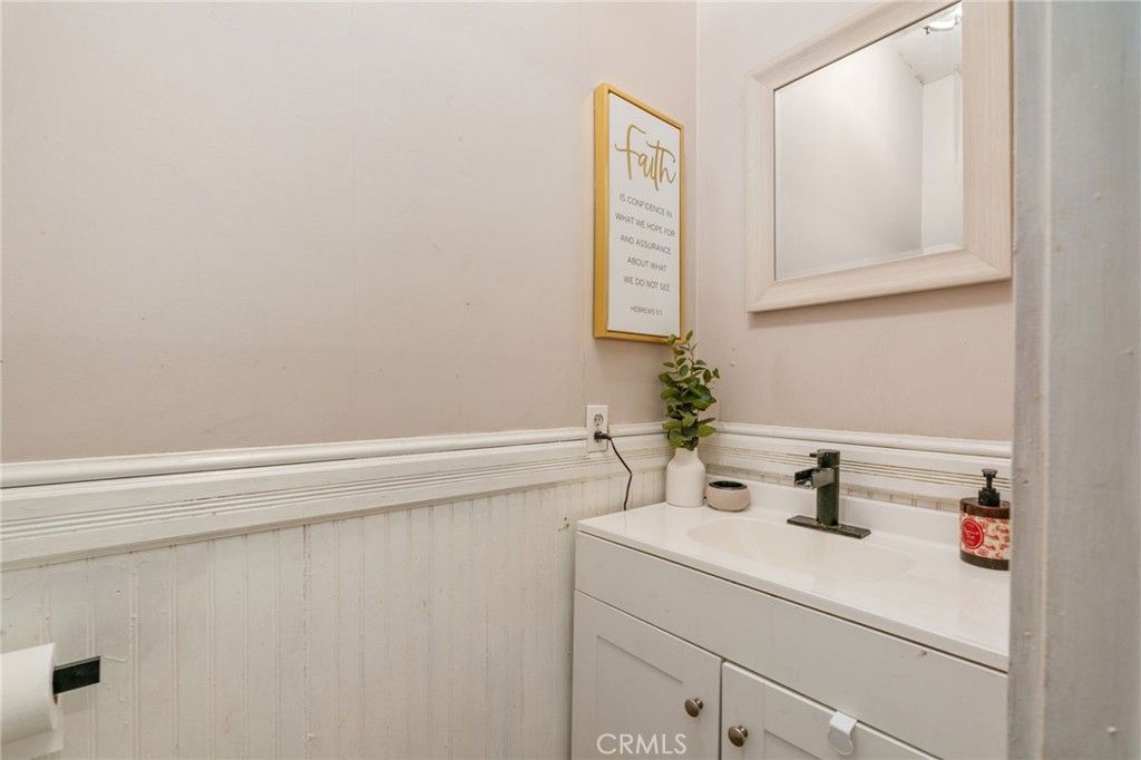 Image 22 of property listing at 450 N Dart Canyon, Crestline, CA 92325