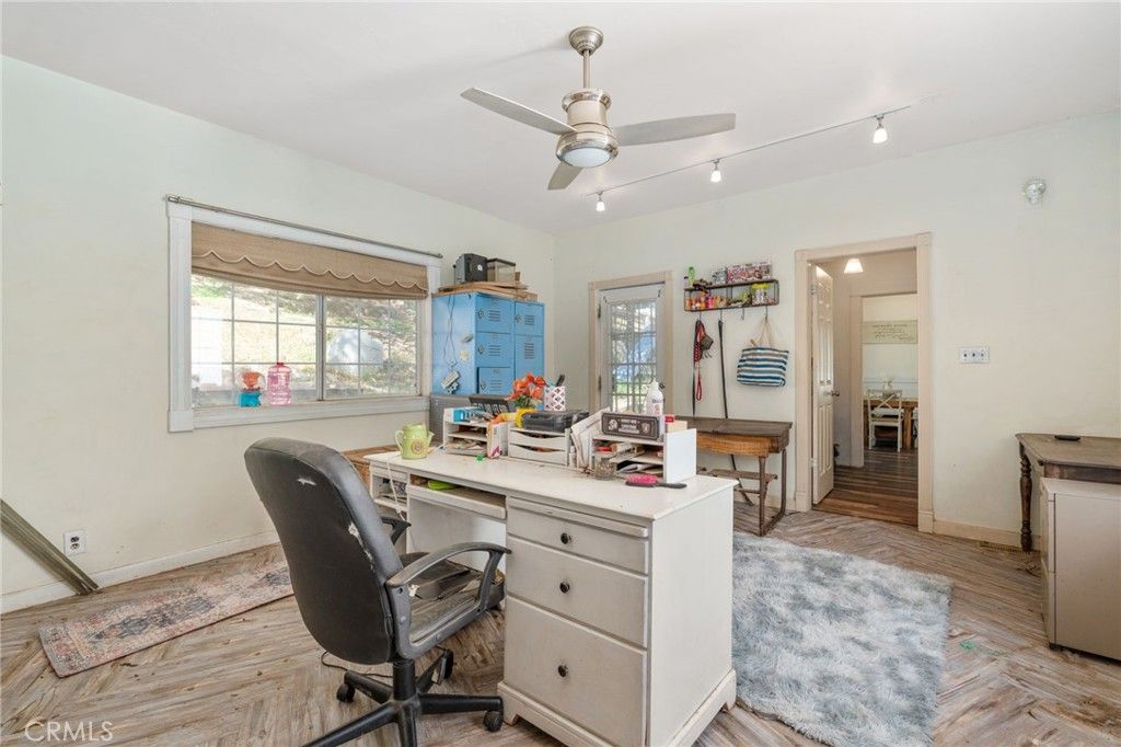 Image 24 of property listing at 450 N Dart Canyon, Crestline, CA 92325