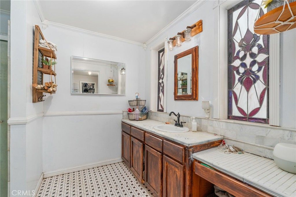 Image 28 of property listing at 450 N Dart Canyon, Crestline, CA 92325