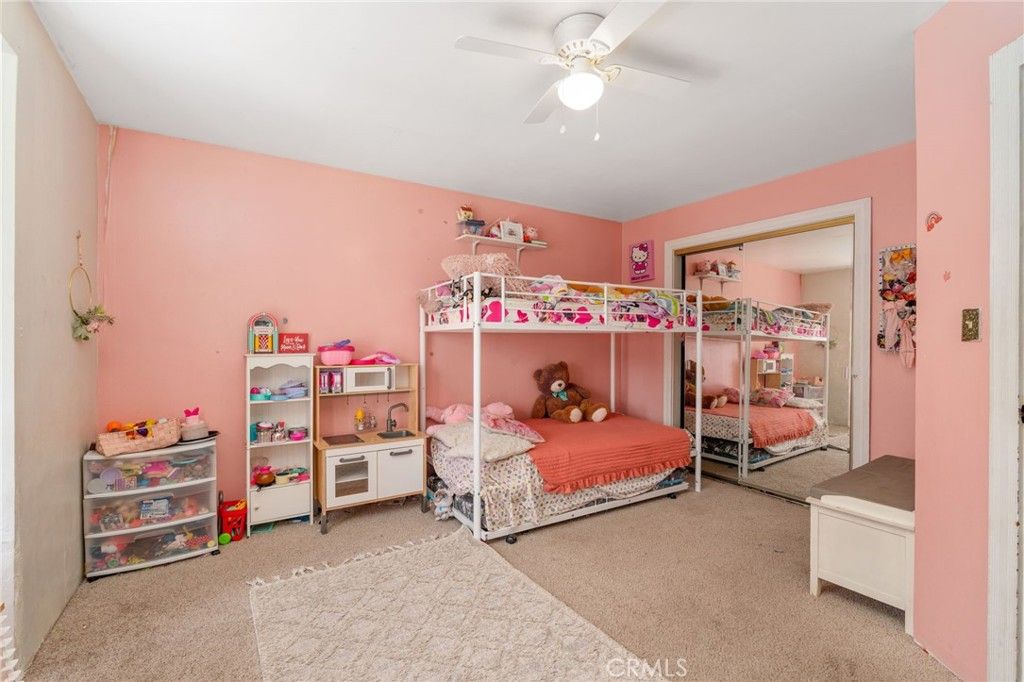 Image 31 of property listing at 450 N Dart Canyon, Crestline, CA 92325