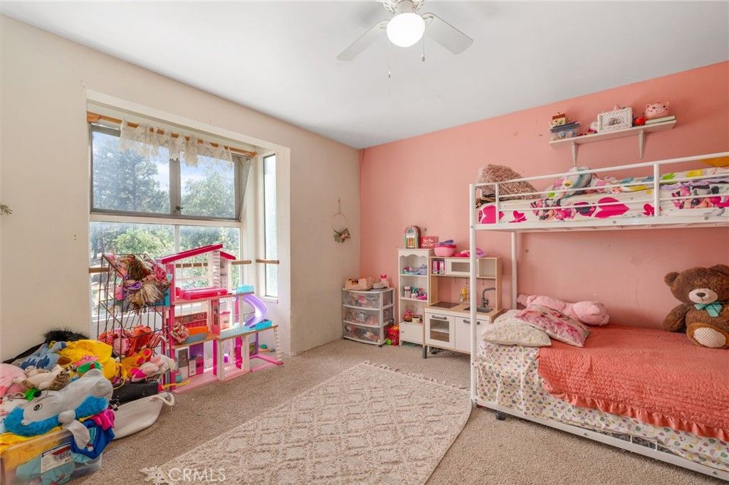 Image 32 of property listing at 450 N Dart Canyon, Crestline, CA 92325