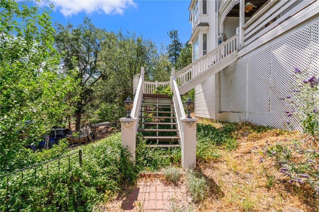 Image 43 of property listing at 450 N Dart Canyon, Crestline, CA 92325