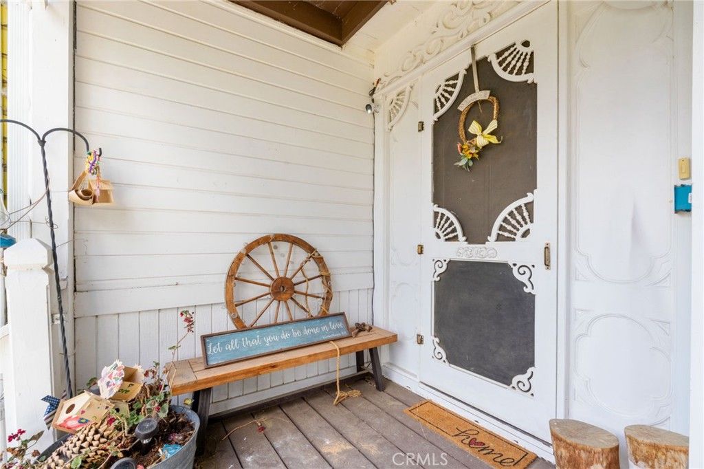 Image 7 of property listing at 450 N Dart Canyon, Crestline, CA 92325
